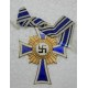 O811 GERMANY WWII MOTHER MEDAL MERIT FIRST CLASS. ORIGINAL.