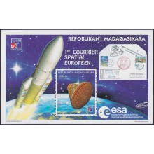 F-EX62451 MADAGASCAR MNH 2000 SPACE COSMOS EXPLORATION ROCKET SATELLITE.