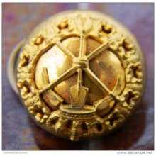 PIN-42 SPAIN ESPAÑA BOTON PARIS. S. XIX. BOMBERO?