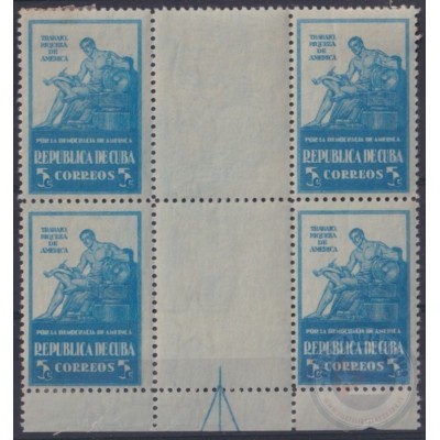 1942-232 CUBA REPUBLICA 1942 MH ED.350 5c DEMOCRACIA ORIGINAL GUTTER PAIR ORIGINAL GUM ALGUN DEFECTO EN LA GOMA.